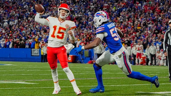 Patrick Mahomes und Greg Rousseau