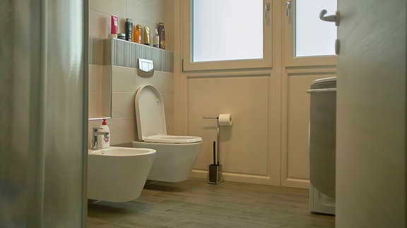 Ein Badezimmer