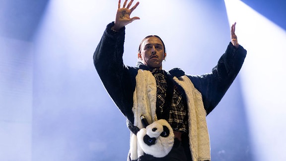 Tommy Cash auf der Bühne in Manchester