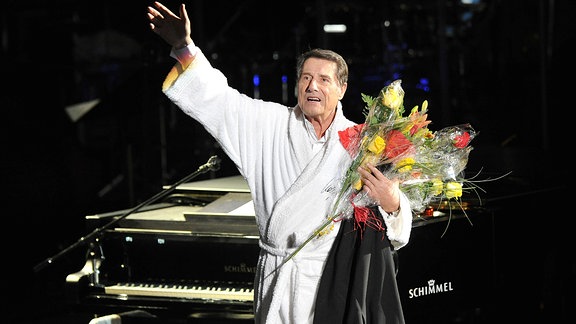 Udo Jürgens tritt am 13.03.2012 mit seinem Programm "Der ganz normale Wahnsinn" in der Wiener Stadthalle auf.