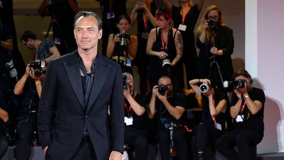 Jude Law bei der Premiere des Kinofilms The Order auf der Biennale di Venezia 