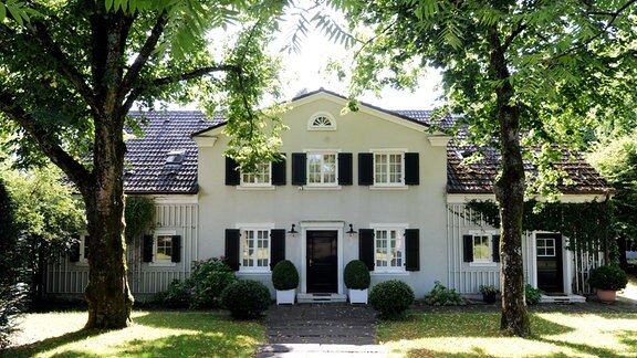 Das Wohnhaus des Komikers, Zeichners und Schriftstellers Loriot in Ammerland (Oberbayern) in der Nähe des Starnberger Sees.