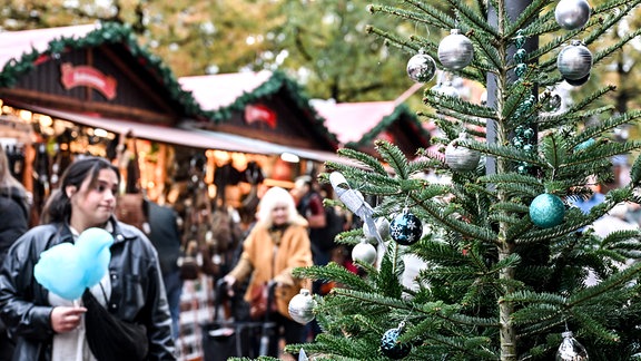 Der Weihnachtsmarkt in der Fussgaengerzone in Essen-Steele