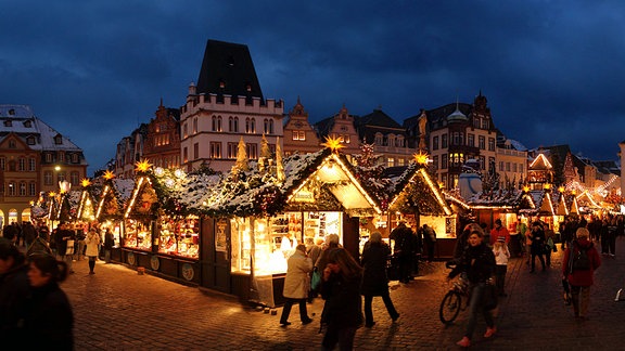 Weihnachtsmarkt auf dem Trierer Hauptmarkt 
