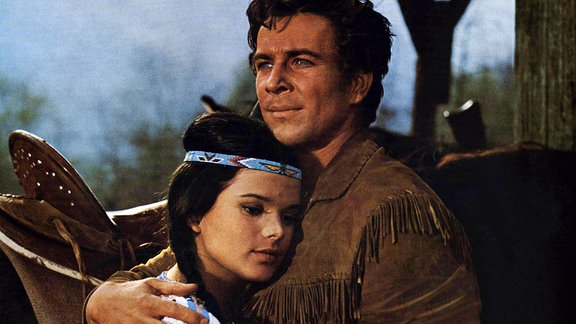 Götz George und Uschi Glas im Film: Winnetou und das Halbblut Apanatschi, 1966